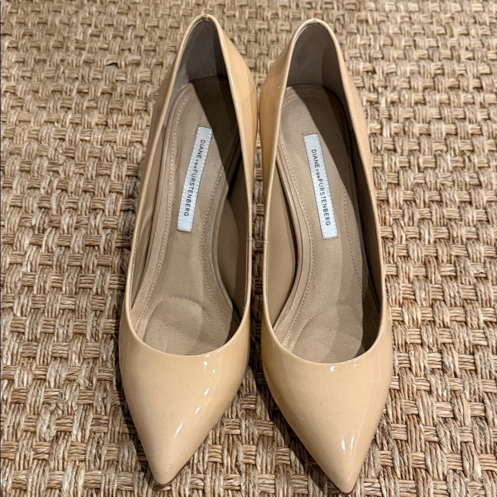 Diane Von Furstenberg Nude Patent Heels